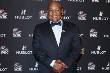 George Foreman 76 yaşında öldü. George Foreman 3 Mayıs 2019 'da ABD' nin Las Vegas eyaletinin Las Vegas şehrinde Encore 'da düzenlenen Hublot x WBC Şampiyonlar Gecesi' ne geldi.. 
