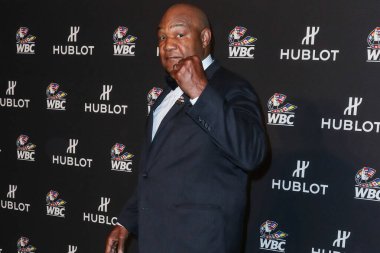 George Foreman 76 yaşında öldü. George Foreman 3 Mayıs 2019 'da ABD' nin Las Vegas eyaletinin Las Vegas şehrinde Encore 'da düzenlenen Hublot x WBC Şampiyonlar Gecesi' ne geldi.. 