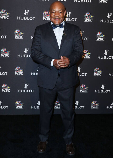 Джордж Форман умер в 76 лет. Джордж Форман прибывает на гала-концерт Hublot x WBC "Night of Champions", который состоялся 3 мая 2019 года в Лас-Вегасе, штат Невада, США. 