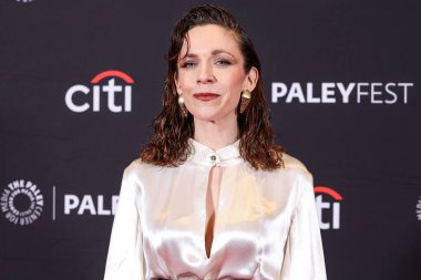 Amerikalı aktör ve yazar Jen Tullock 2025 PaleyFest LA 'e (42. Geleneksel William S. Paley Televizyon Festivali) - Apple TV +' İşten Çıkarma 'Sezon 2, 21 Mart 2025' te Hollywood, Los Angeles, Kaliforniya 'da Dolby Tiyatrosu' nda gerçekleştirildi.