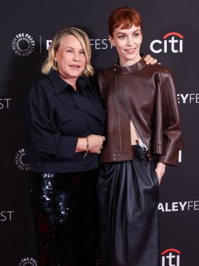 Patricia Arquette ve Britt Lower 2025 PaleyFest LA 'e (42. Geleneksel William S. Paley Televizyon Festivali) geldiler - Apple TV +' İşten Çıkarma 'Sezon 2, 21 Mart 2025' te Hollywood, Los Angeles, Kaliforniya, ABD 'de Dolby Tiyatrosu' nda gerçekleştirildi.. 