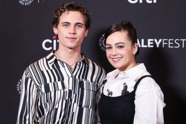 Amerikalı aktör Tanner Buchanan ve kız arkadaşı / Amerikalı aktris Mary Mouser 2025 PaleyFest LA 'e (42. William S. Paley Televizyon Festivali) geldiler - Netflix' in 'Kobra Kai' sezonu 6.  