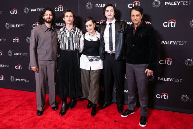 Xolo Mariduena (Xolo Mariduena), Tanner Buchanan, Mary Mouser, Gianni DeCenzo ve Ralph Macchio 2025 PaleyFest LA - Netflix 'in' Kobra Kai 'sezonu, 22 Mart 2025' te Hollywood, Los Angeles, Kaliforniya, ABD 'de Dolby Theatre' da gerçekleştirildi.