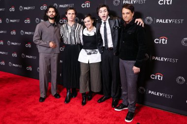 Xolo Mariduena (Xolo Mariduena), Tanner Buchanan, Mary Mouser, Gianni DeCenzo ve Ralph Macchio 2025 PaleyFest LA - Netflix 'in' Kobra Kai 'sezonu, 22 Mart 2025' te Hollywood, Los Angeles, Kaliforniya, ABD 'de Dolby Theatre' da gerçekleştirildi.