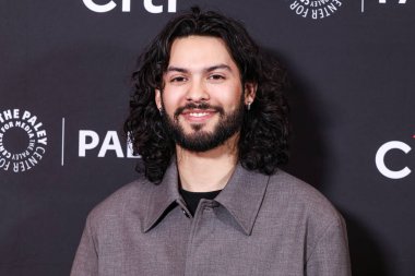 Amerikalı aktör Xolo Mariduena (Xolo Mariduena) 2025 PaleyFest LA (42. Geleneksel William S. Paley Televizyon Festivali) - Netflix 'in' Kobra Kai 'sezonu 6.