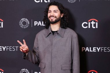 Amerikalı aktör Xolo Mariduena (Xolo Mariduena) 2025 PaleyFest LA (42. Geleneksel William S. Paley Televizyon Festivali) - Netflix 'in' Kobra Kai 'sezonu 6.