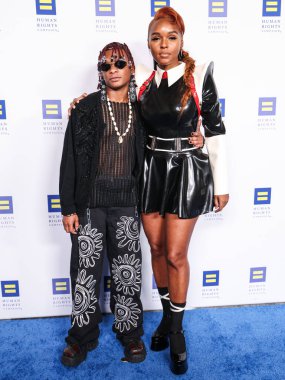 Hayalperest Isioma ve Janelle Mone (Janelle Monae), 22 Mart 2025 tarihinde Los Angeles 'taki Fairmont Century Plaza' da düzenlenen 2025 Los Angeles İnsan Hakları Kampanyası 'na geldiler.. 