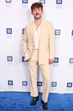 Amerikalı aktör ve şarkıcı Kevin McHale, 22 Mart 2025 'te Fairmont Century Plaza' da düzenlenen 2025 Los Angeles İnsan Hakları Kampanyası 'na geldi..