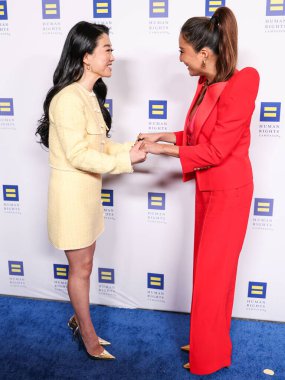 Sherry Cola ve Ashley Park, 22 Mart 2025 'te Fairmont Century Plaza' da düzenlenen 2025 Los Angeles İnsan Hakları Kampanyası 'na geldiler.. 