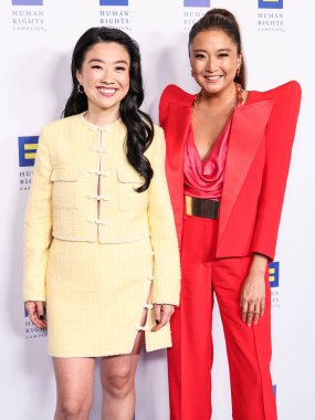 Sherry Cola ve Ashley Park, 22 Mart 2025 'te Fairmont Century Plaza' da düzenlenen 2025 Los Angeles İnsan Hakları Kampanyası 'na geldiler.. 