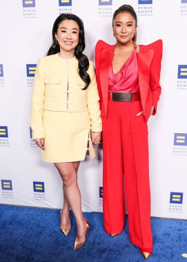 Sherry Cola ve Ashley Park, 22 Mart 2025 'te Fairmont Century Plaza' da düzenlenen 2025 Los Angeles İnsan Hakları Kampanyası 'na geldiler.. 