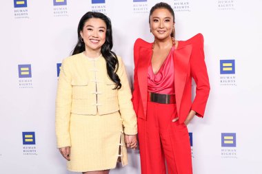 Sherry Cola ve Ashley Park, 22 Mart 2025 'te Fairmont Century Plaza' da düzenlenen 2025 Los Angeles İnsan Hakları Kampanyası 'na geldiler.. 