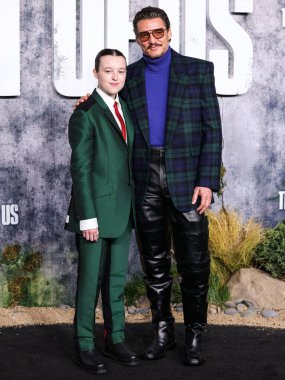 Gabriel Luna ve Bella Ramsey 24 Mart 2025 'te Hollywood, Los Angeles, Kaliforniya, ABD' de bulunan TCL Çin Tiyatrosu IMAX 'te düzenlenen' The Last Of Us 'sezonunun Los Angeles Prömiyeri' ne geldiler..