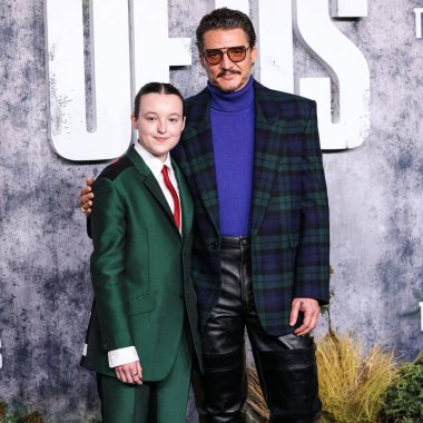 Gabriel Luna ve Bella Ramsey 24 Mart 2025 'te Hollywood, Los Angeles, Kaliforniya, ABD' de bulunan TCL Çin Tiyatrosu IMAX 'te düzenlenen' The Last Of Us 'sezonunun Los Angeles Prömiyeri' ne geldiler..