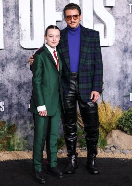 Gabriel Luna ve Bella Ramsey 24 Mart 2025 'te Hollywood, Los Angeles, Kaliforniya, ABD' de bulunan TCL Çin Tiyatrosu IMAX 'te düzenlenen' The Last Of Us 'sezonunun Los Angeles Prömiyeri' ne geldiler..