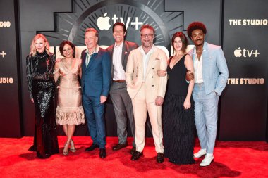 Aktör kadrosu, 24 Mart 2025 'te Los Angeles, Kaliforniya, ABD' deki Akademi Sinema Müzesi 'nde düzenlenen Apple TV' nin dünya prömiyeri + 'The Studio' 1..