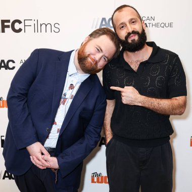 Amerikalı aktör Paul Walter Hauser ve Kolombiyalı film yönetmeni Samir Oliveros, 25 Mart 2025 'te Santa Monica, Los Angeles, Kaliforniya' da düzenlenen IFC Filmcilik 'in 