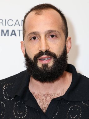 Kolombiyalı film yönetmeni Samir Oliveros, 25 Mart 2025 'te Santa Monica, Los Angeles, Kaliforniya, ABD' deki Aero Tiyatrosu 'nda düzenlenen IFC Filmcilik Özel Gösterimi' ne geldi.. 