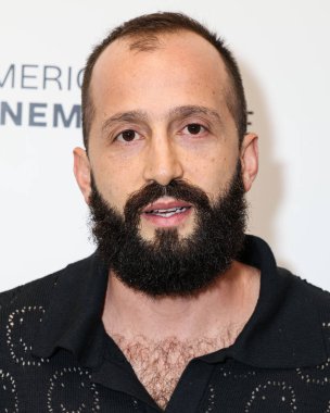 Kolombiyalı film yönetmeni Samir Oliveros, 25 Mart 2025 'te Santa Monica, Los Angeles, Kaliforniya, ABD' deki Aero Tiyatrosu 'nda düzenlenen IFC Filmcilik Özel Gösterimi' ne geldi.. 