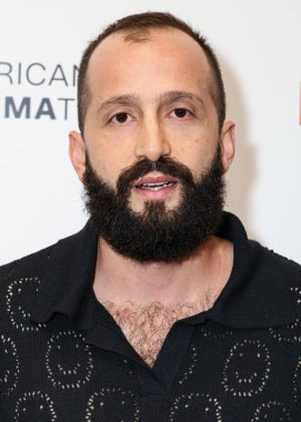 Kolombiyalı film yönetmeni Samir Oliveros, 25 Mart 2025 'te Santa Monica, Los Angeles, Kaliforniya, ABD' deki Aero Tiyatrosu 'nda düzenlenen IFC Filmcilik Özel Gösterimi' ne geldi.. 