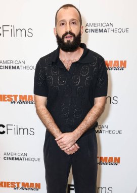 Kolombiyalı film yönetmeni Samir Oliveros, 25 Mart 2025 'te Santa Monica, Los Angeles, Kaliforniya, ABD' deki Aero Tiyatrosu 'nda düzenlenen IFC Filmcilik Özel Gösterimi' ne geldi.. 