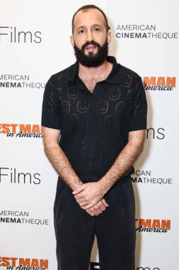 Kolombiyalı film yönetmeni Samir Oliveros, 25 Mart 2025 'te Santa Monica, Los Angeles, Kaliforniya, ABD' deki Aero Tiyatrosu 'nda düzenlenen IFC Filmcilik Özel Gösterimi' ne geldi.. 