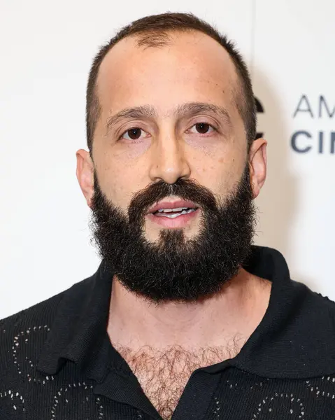 Kolombiyalı film yönetmeni Samir Oliveros, 25 Mart 2025 'te Santa Monica, Los Angeles, Kaliforniya, ABD' deki Aero Tiyatrosu 'nda düzenlenen IFC Filmcilik Özel Gösterimi' ne geldi.. 