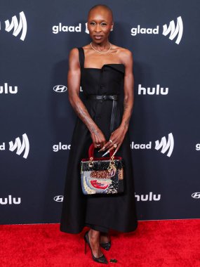 Dior 'u giyen İngiliz aktris ve şarkıcı Cynthia Erivo, 27 Mart 2025' te Beverly Hills, Los Angeles, Kaliforniya, ABD 'deki The Beverly Hilton Hotel' de düzenlenen 36..         