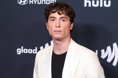 Benito Skinner, 27 Mart 2025 'te Beverly Hilton Hotel' de düzenlenen 36. GLAAD Medya Ödülleri 'ne geliyor..