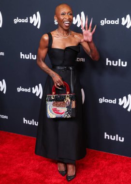 Dior 'u giyen İngiliz aktris ve şarkıcı Cynthia Erivo, 27 Mart 2025' te Beverly Hills, Los Angeles, Kaliforniya, ABD 'deki The Beverly Hilton Hotel' de düzenlenen 36..         