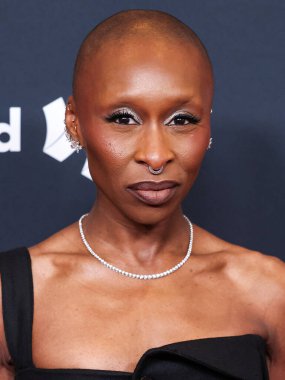 Dior 'u giyen İngiliz aktris ve şarkıcı Cynthia Erivo, 27 Mart 2025' te Beverly Hills, Los Angeles, Kaliforniya, ABD 'deki The Beverly Hilton Hotel' de düzenlenen 36..         