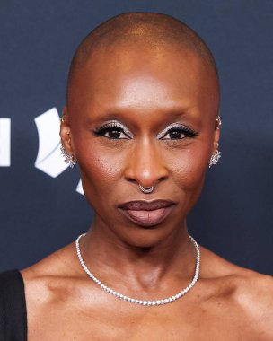 Dior 'u giyen İngiliz aktris ve şarkıcı Cynthia Erivo, 27 Mart 2025' te Beverly Hills, Los Angeles, Kaliforniya, ABD 'deki The Beverly Hilton Hotel' de düzenlenen 36..         