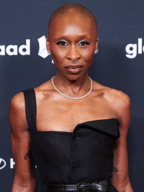 Dior 'u giyen İngiliz aktris ve şarkıcı Cynthia Erivo, 27 Mart 2025' te Beverly Hills, Los Angeles, Kaliforniya, ABD 'deki The Beverly Hilton Hotel' de düzenlenen 36..         