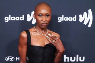 Dior 'u giyen İngiliz aktris ve şarkıcı Cynthia Erivo, 27 Mart 2025' te Beverly Hills, Los Angeles, Kaliforniya, ABD 'deki The Beverly Hilton Hotel' de düzenlenen 36..         