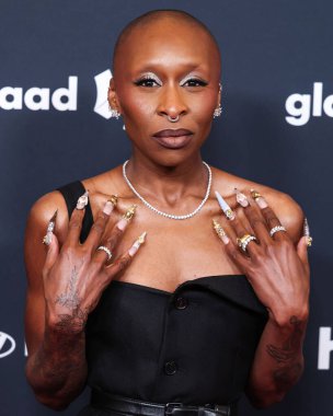 Dior 'u giyen İngiliz aktris ve şarkıcı Cynthia Erivo, 27 Mart 2025' te Beverly Hills, Los Angeles, Kaliforniya, ABD 'deki The Beverly Hilton Hotel' de düzenlenen 36..         