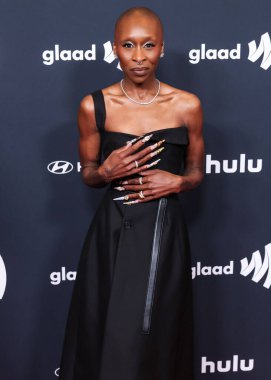 Dior 'u giyen İngiliz aktris ve şarkıcı Cynthia Erivo, 27 Mart 2025' te Beverly Hills, Los Angeles, Kaliforniya, ABD 'deki The Beverly Hilton Hotel' de düzenlenen 36..         