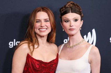 Sophia Bush ve Dylan Mulvaney, 27 Mart 2025 'te Beverly Hilton Hotel' de düzenlenen 36. Yıllık GLAAD Medya Ödülleri 'ne geldiler..