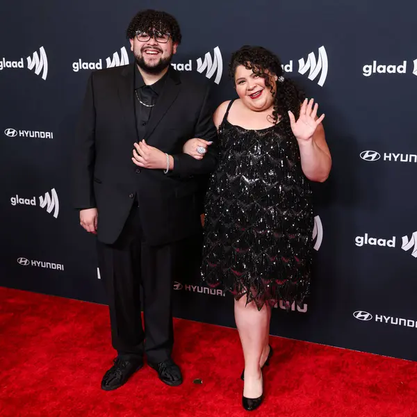 Rico Rodriguez ve kız kardeşi Raini Rodriguez, 27 Mart 2025 'te Beverly Hilton Hotel' de düzenlenen 36. GLAAD Medya Ödülleri 'ne geldiler..