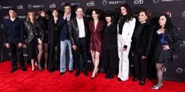 Charlotte Gainsbourg, Lou de Lage (Lou de Laage), Gideon Glick, Luke Kirby, Alex Borstein, Rachel Brosnahan, Lauren Graham ve Kelly Bishop 2025 PaleyFest LA (42.