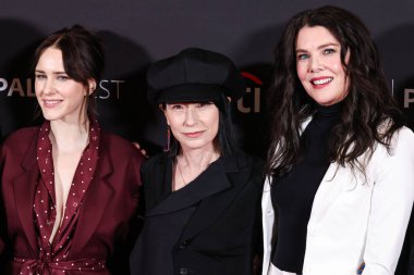 Rachel Brosnahan, Amy Sherman-Palladino ve Lauren Graham 29 Mart 2025 'te Hollywood, Los Angeles, Kaliforniya, ABD' de düzenlenen 42. William S. Paley Televizyon Festivali 'ndeki Gilmore Girls' e geldiler..