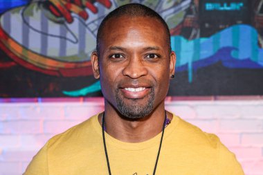 Amerikan eski profesyonel futbolcu Ahman Green, 1 Nisan 2025 'te Las Vegas, Las Vegas' taki HyperX Arena 'da düzenlenen Briarcliff Entertainment' in 'Sneaks' yarışmasına katıldı.. 