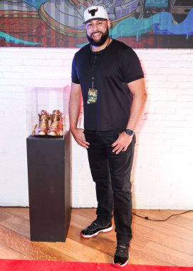 Amerikalı eski profesyonel futbolcu Hank Baskett, 1 Nisan 2025 tarihinde Las Vegas, Nevada, Las Vegas 'ta HyperX Arena Las Vegas' ta düzenlenen Briarcliff Entertainment 'in' Sneaks 'Showdown' una katıldı.. 