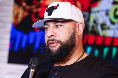 Amerikalı eski profesyonel futbolcu Hank Baskett, 1 Nisan 2025 tarihinde Las Vegas, Nevada, Las Vegas 'ta HyperX Arena Las Vegas' ta düzenlenen Briarcliff Entertainment 'in' Sneaks 'Showdown' una katıldı..