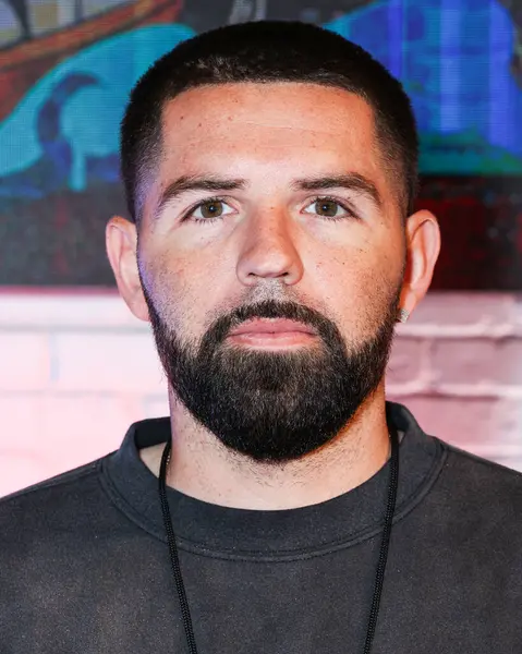 Amerikalı basketbolcu Alan Palesano (White Iverson), 1 Nisan 2025 tarihinde Las Vegas, Nevada, Las Vegas 'ta bulunan Luxor Hotel & Casino' daki HyperX Las Vegas 'ta düzenlenen Briarcliff Entertainment' in 'Sneaks' Showdown 'ına katılır.. 