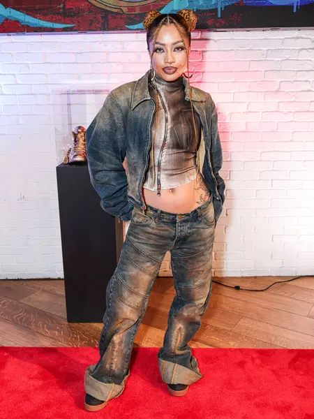 Amerikalı şarkıcı ve aktris Kiana Led (Kiana Lede), 1 Nisan 2025 tarihinde Las Vegas, Nevada, Las Vegas 'ta HyperX Las Vegas' ta düzenlenen Briarcliff Entertainment 'in 