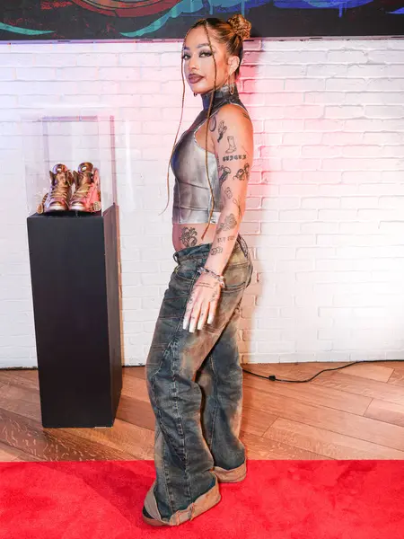 Amerikalı şarkıcı ve aktris Kiana Led (Kiana Lede), 1 Nisan 2025 tarihinde Las Vegas, Nevada, Las Vegas 'ta HyperX Las Vegas' ta düzenlenen Briarcliff Entertainment 'in 