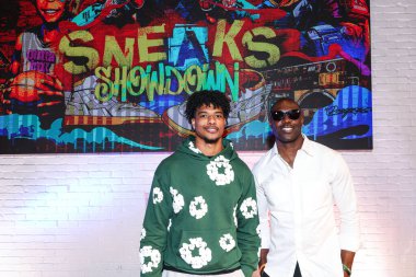 Terique Owens ve Peder Terrell Owens, 1 Nisan 2025 'te Las Vegas, Las Vegas, Las Vegas' taki HyperX Arena 'da düzenlenen Briarcliff Entertainment' in 