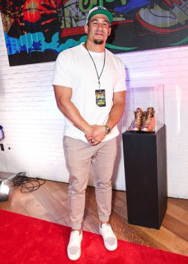 Kanadalı eski profesyonel futbolcu Tyrone Crawford, 1 Nisan 2025 'te Las Vegas, Las Vegas' taki HyperX Arena 'da düzenlenen Briarcliff Entertainment' in 'Sneaks' Showdown 'una katıldı.. 
