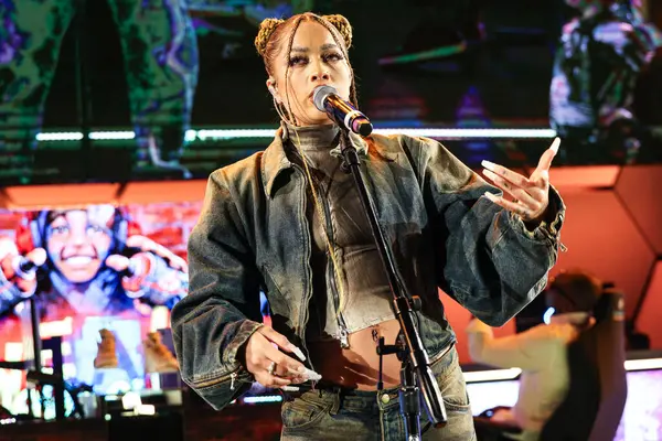 Amerikalı şarkıcı ve aktris Kiana Led (Kiana Lede), 1 Nisan 2025 tarihinde Las Vegas, Nevada, Las Vegas 'ta HyperX Las Vegas' ta düzenlenen Briarcliff Entertainment 'in 