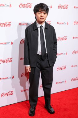 Yarının Yıldızı ödülünü kazanan Ben Wang, CinemaCon Büyük Ekran Başarı Ödülleri 'ne Ceasars Palace' daki Omnia Gece Kulübü CinemaCon 'da, Cinema United' ın resmi kongresi sırasında, 3 Nisan 2025 tarihinde Las Vegas, Nevada, ABD 'de katılmıştır..